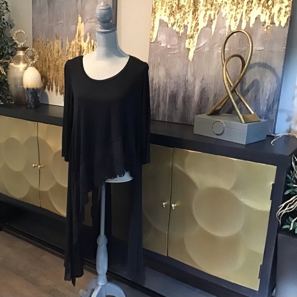 Black Hi Low Asymmetrical Top - Picture 6 of 8